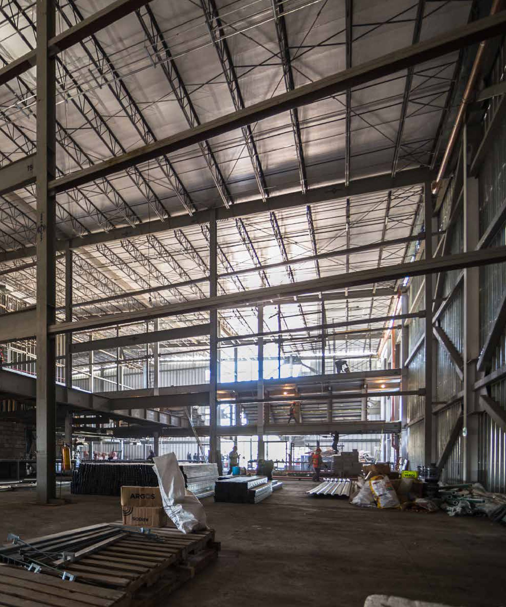 Estructura metálica en construcción